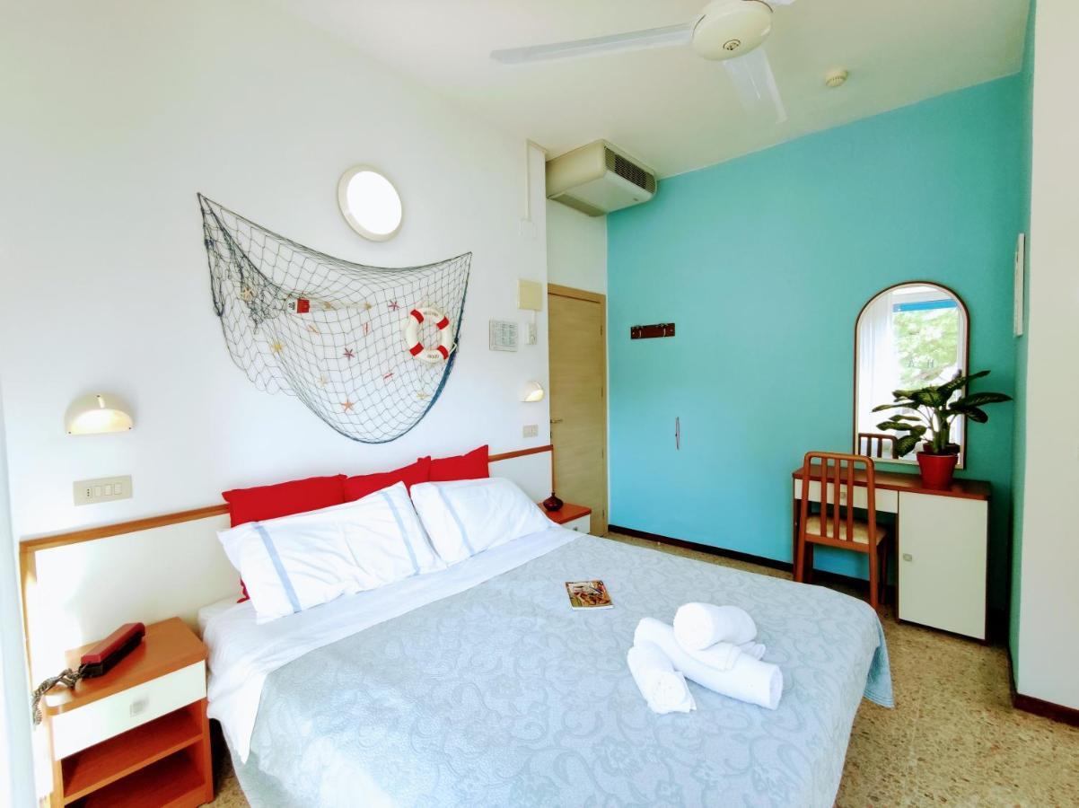 Hotel Adria B&B Misano Adriatico Buitenkant foto