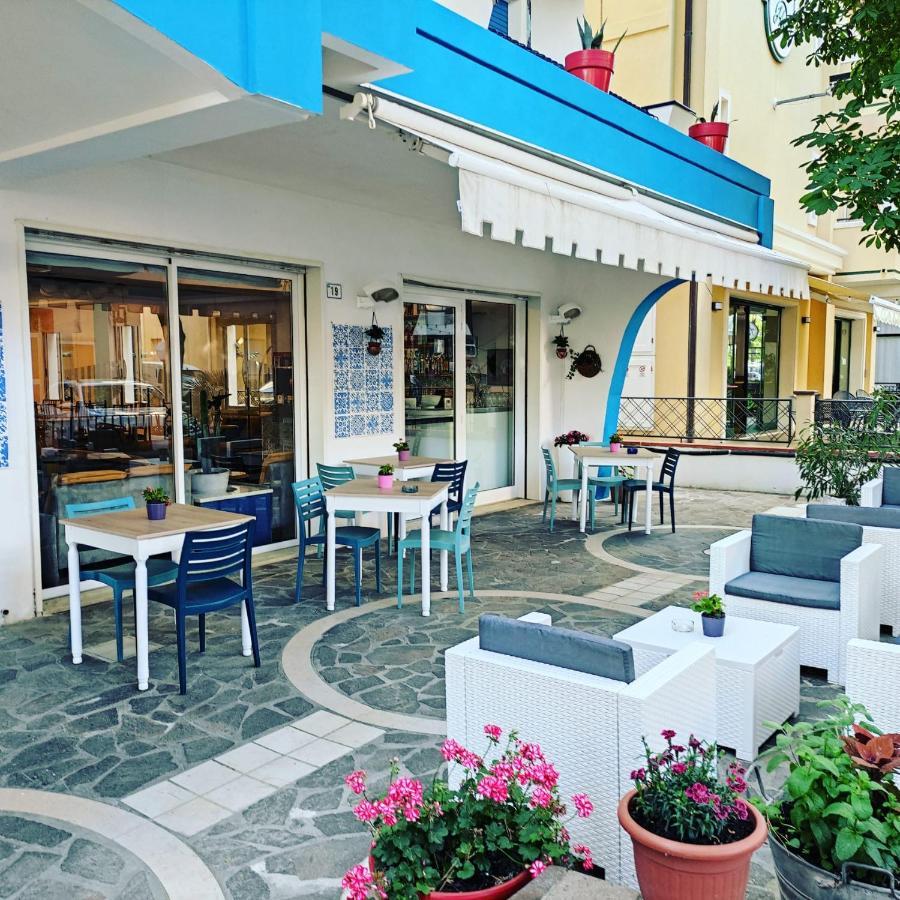 Hotel Adria B&B Misano Adriatico Buitenkant foto