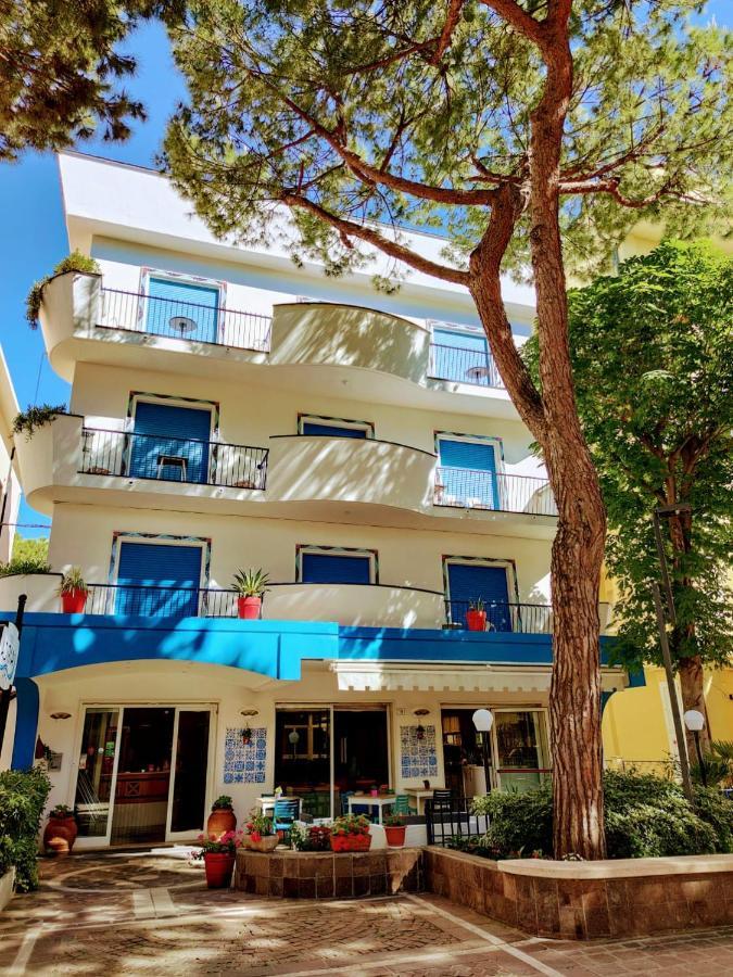 Hotel Adria B&B Misano Adriatico Buitenkant foto