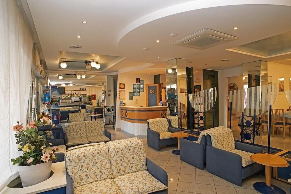 Hotel Adria B&B Misano Adriatico Buitenkant foto