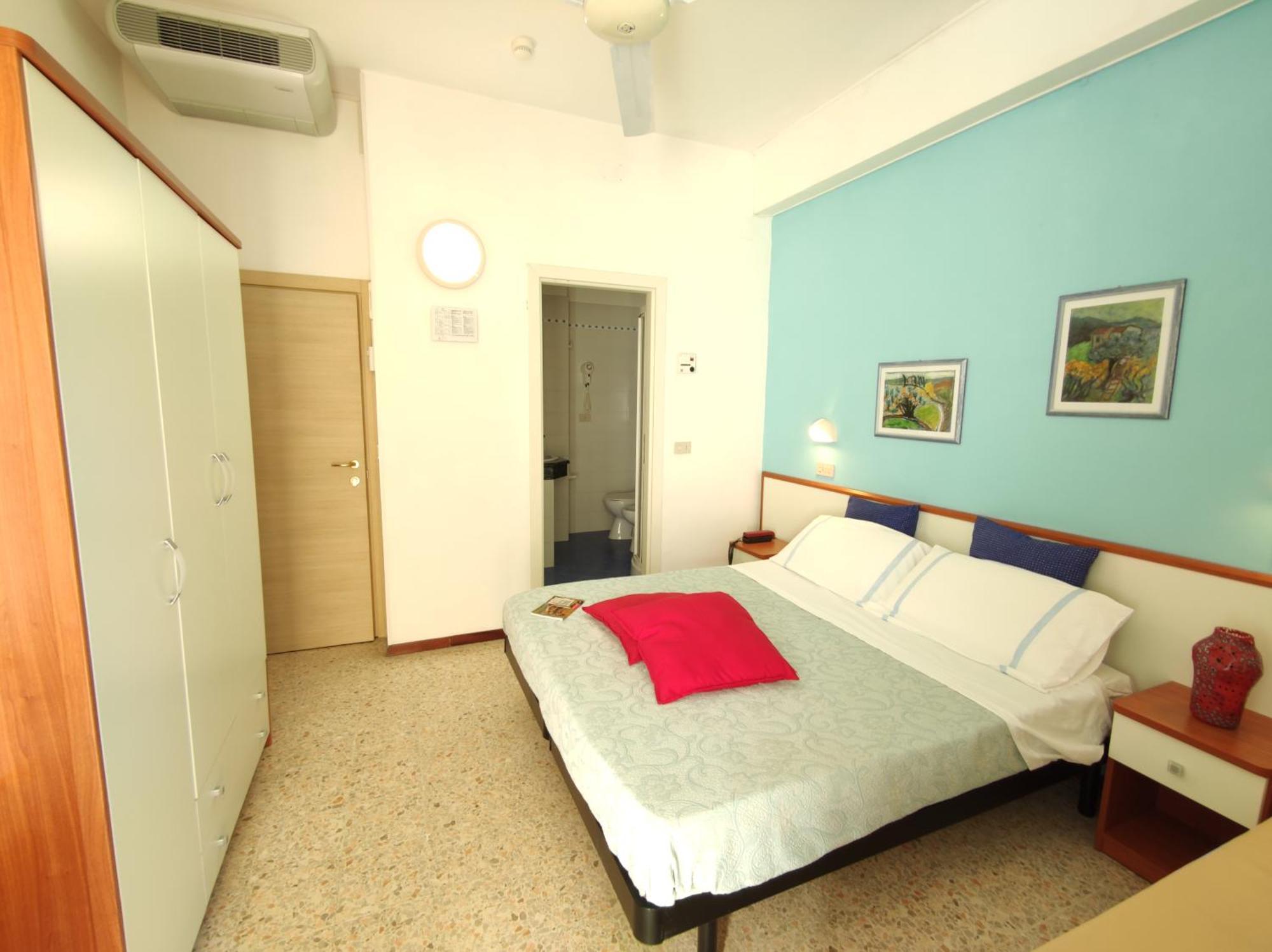 Hotel Adria B&B Misano Adriatico Kamer foto