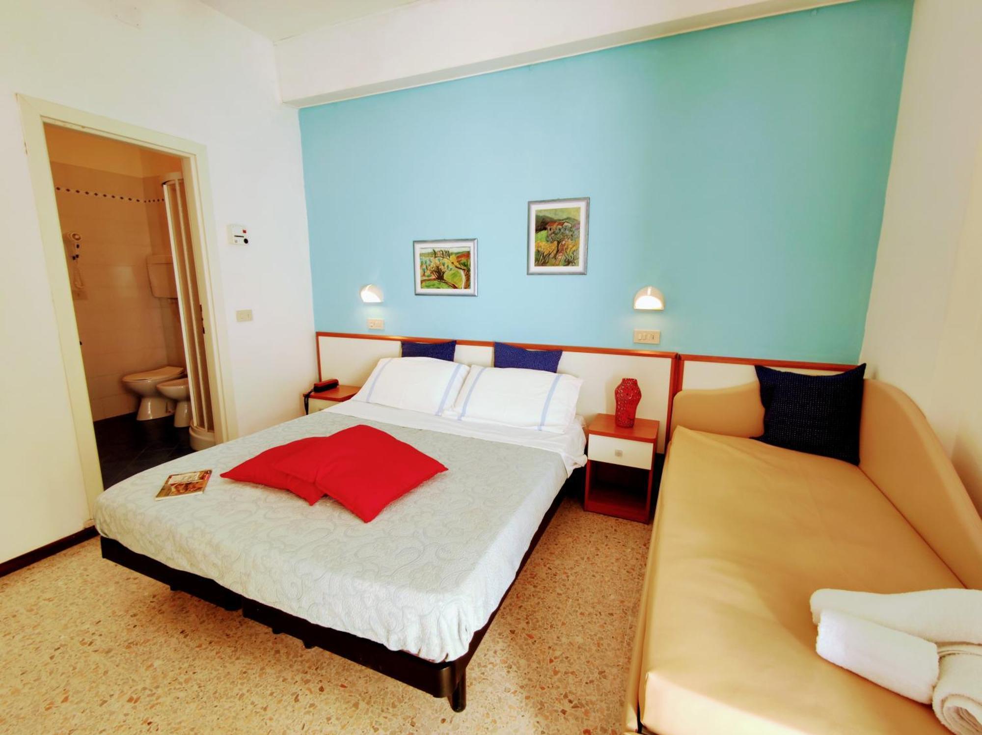 Hotel Adria B&B Misano Adriatico Kamer foto