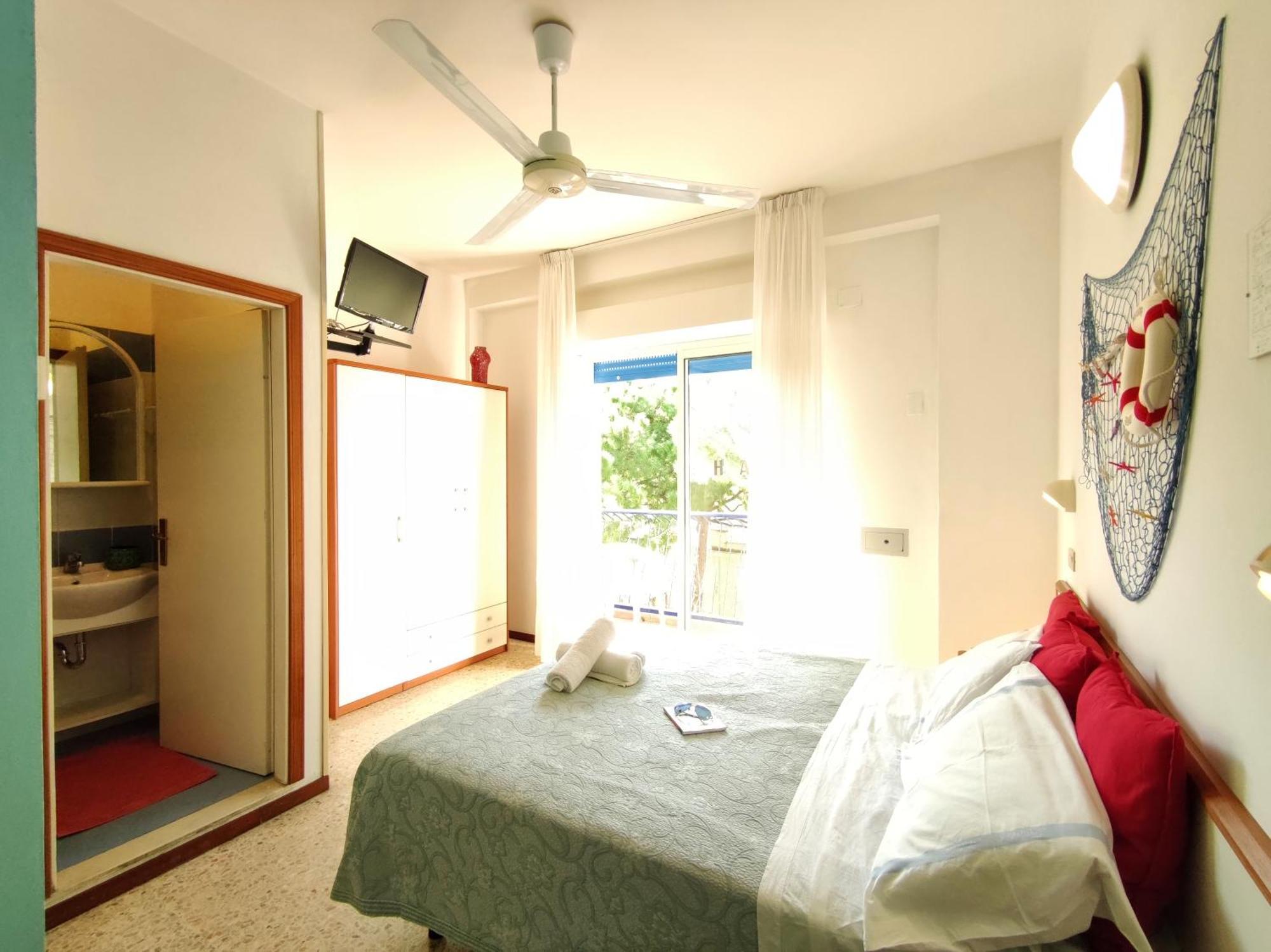 Hotel Adria B&B Misano Adriatico Kamer foto