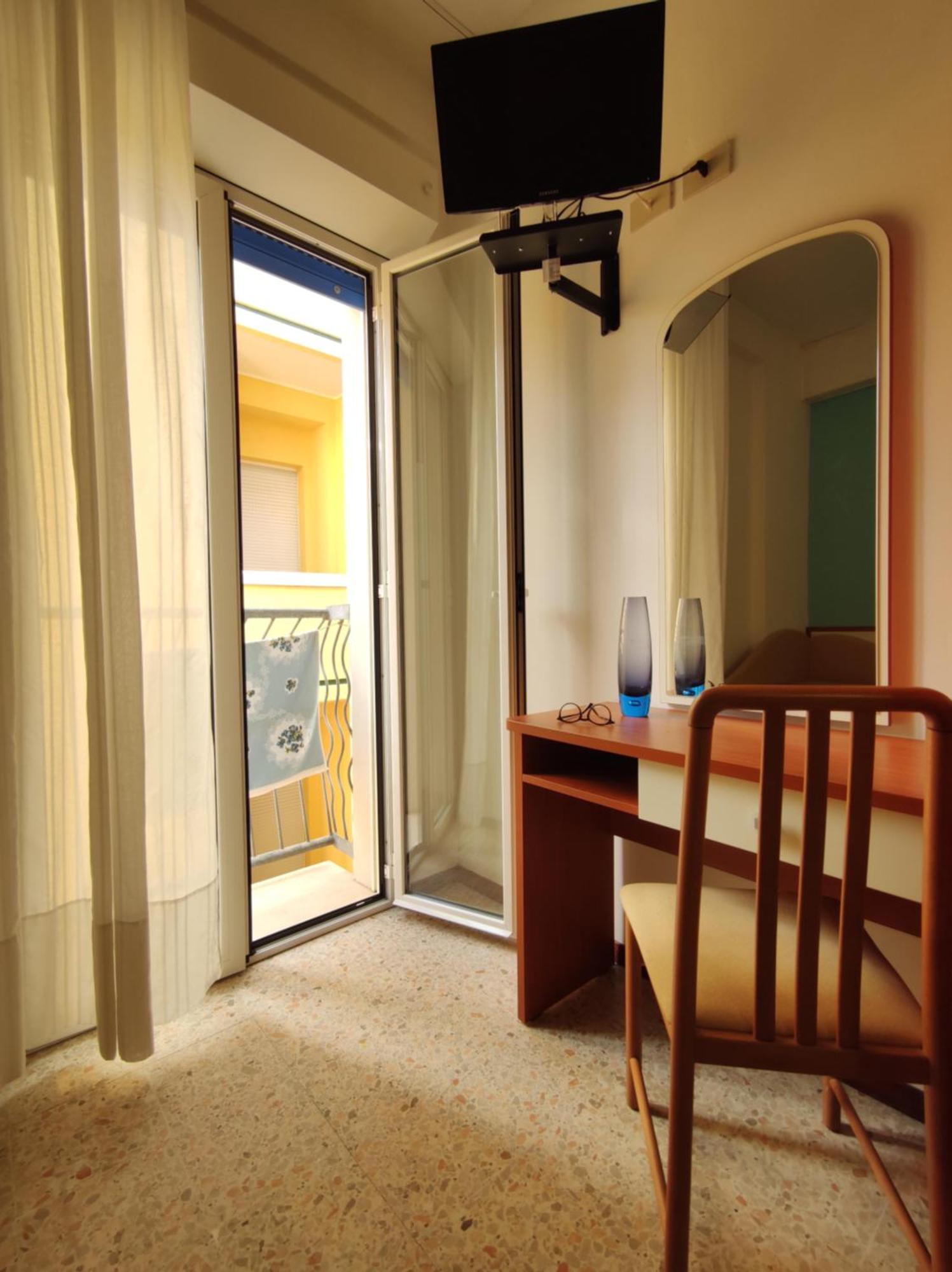 Hotel Adria B&B Misano Adriatico Kamer foto