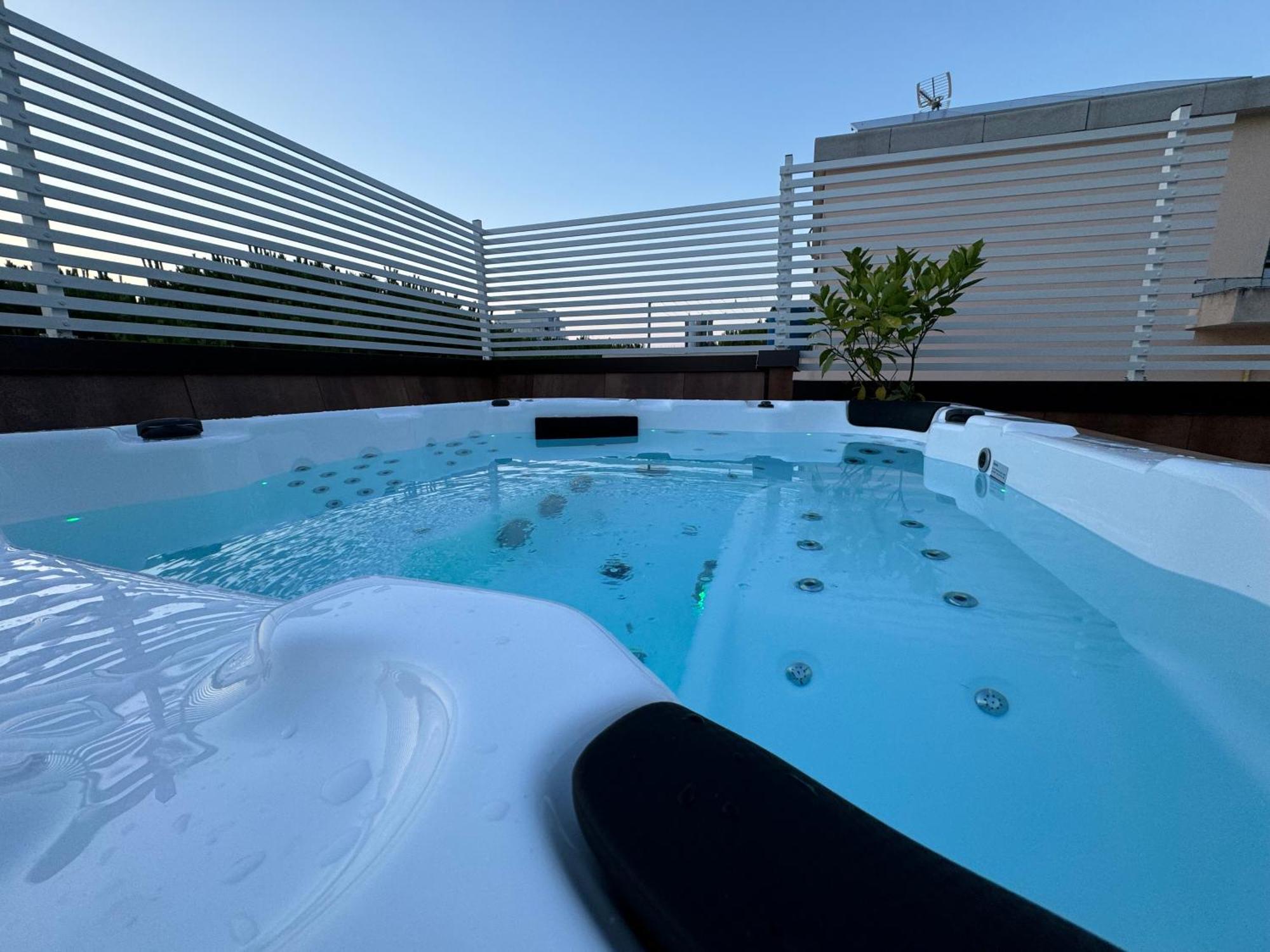 Hotel Adria B&B Misano Adriatico Buitenkant foto